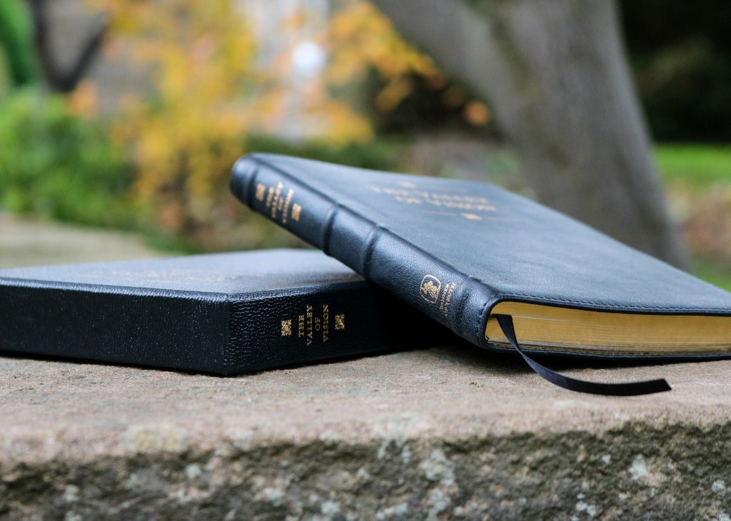 The Valley of Vision : A Collection of Puritan Prayers and Devotions (Premium Goatskin)